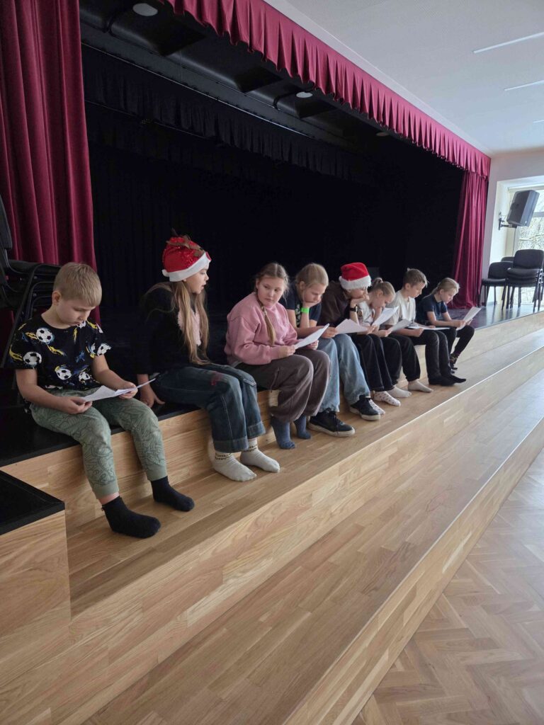 Trešais zvans darbībā