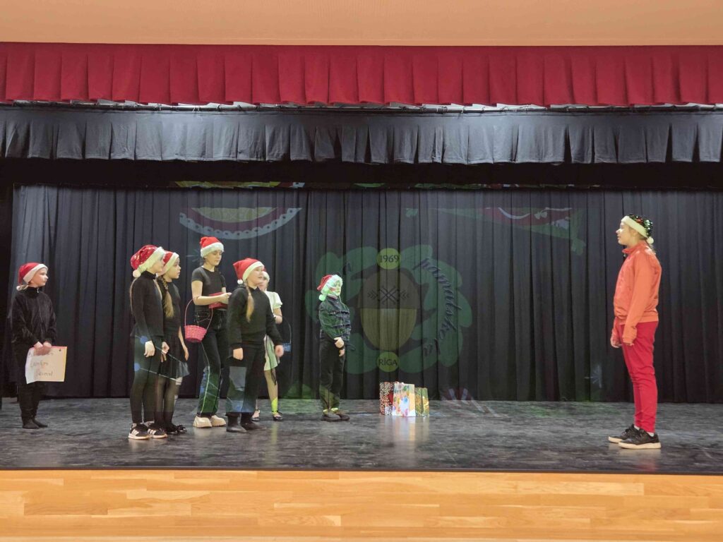 Trešais zvans darbībā