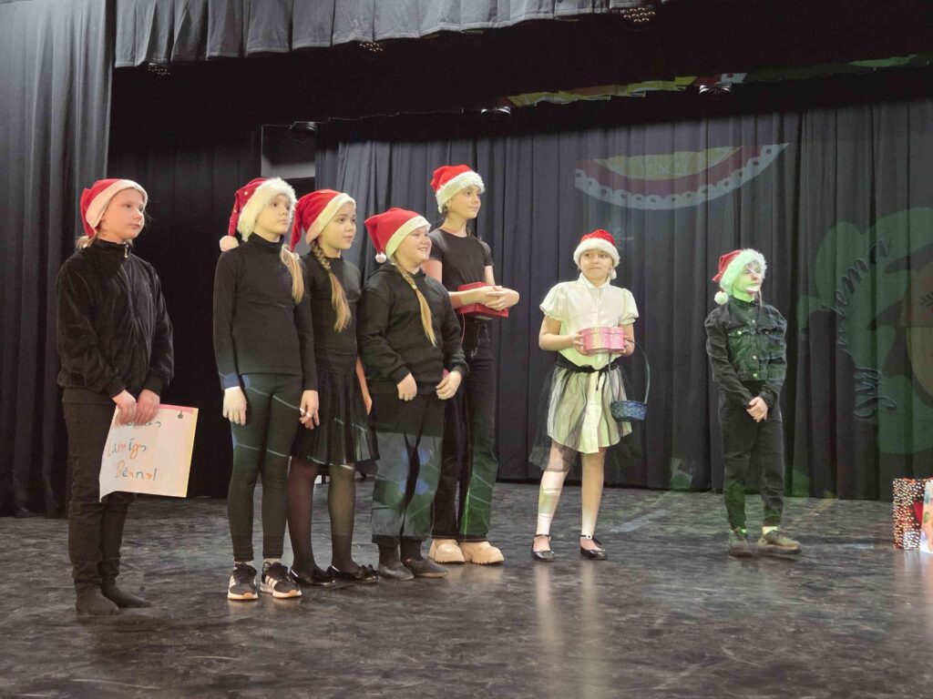 Trešais zvans darbībā