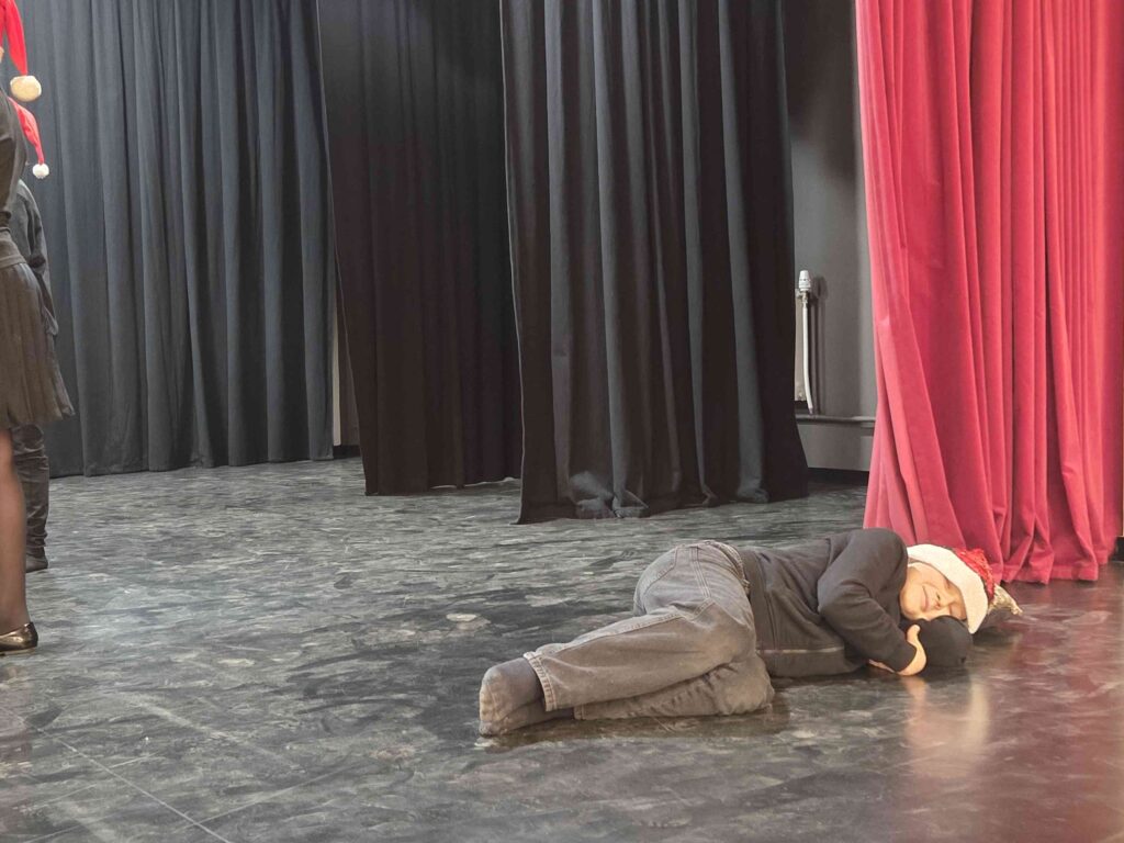 Trešais zvans darbībā